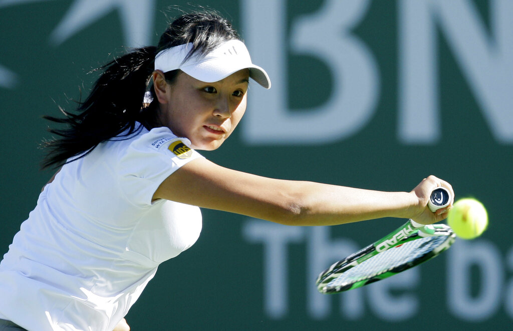 Women’s Tennis Association threatens to pull out of China over Peng Shuai