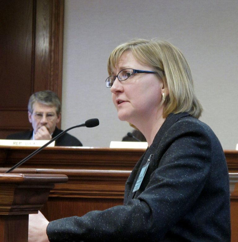 South Dakota’s secretary of health stepping down