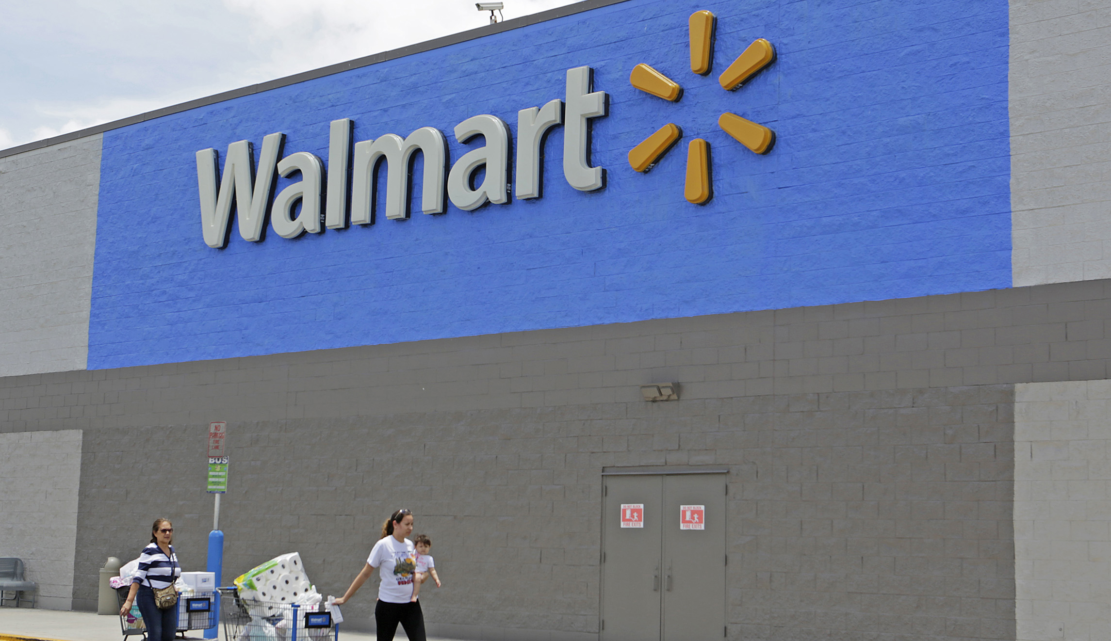 Retailers, including Walmart and Costco, reconsider self-checkout lanes