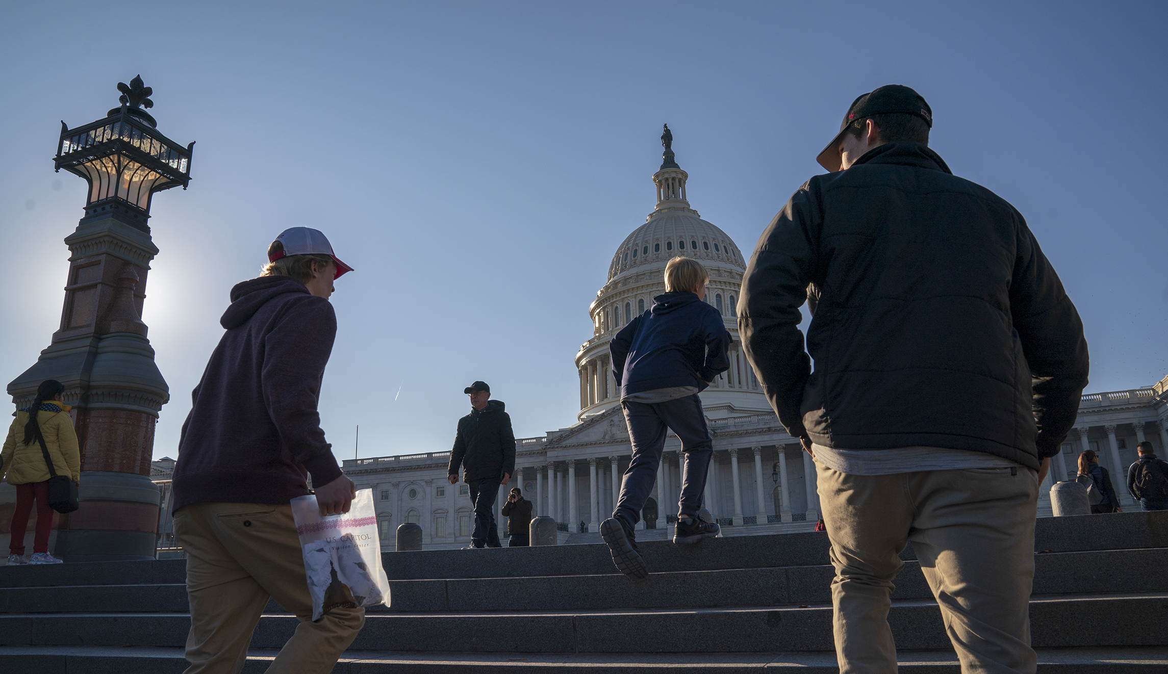 Poll: Republicans overwhelmingly support Trump in shutdown