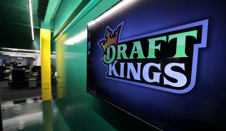 Louisiana legislators approve fantasy sports tax