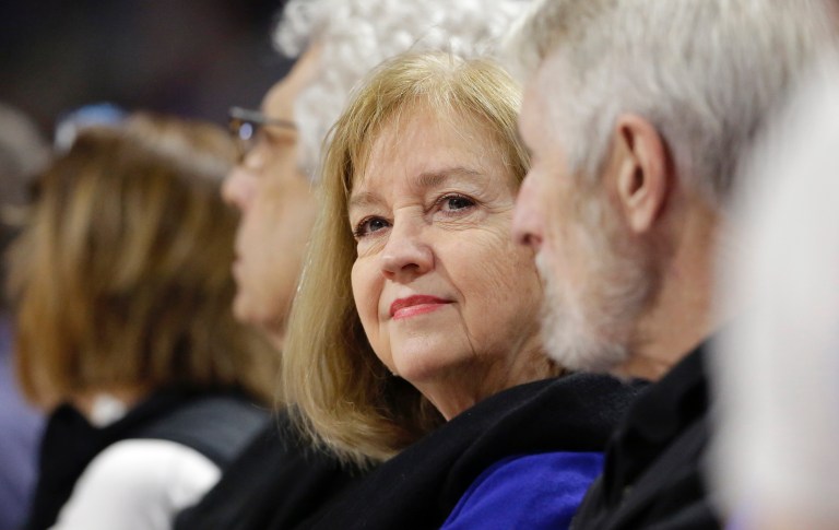 St. Louis mayor rejects calls to resign after releasing names of police reform advocates