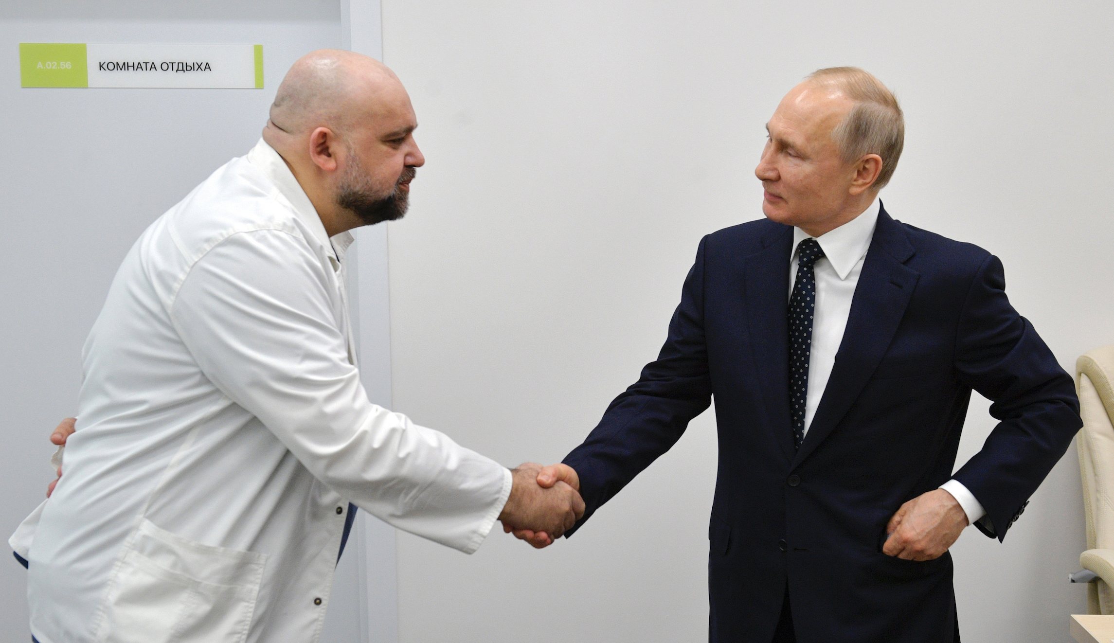 Top Russian doctor who met with Putin tests positive for coronavirus