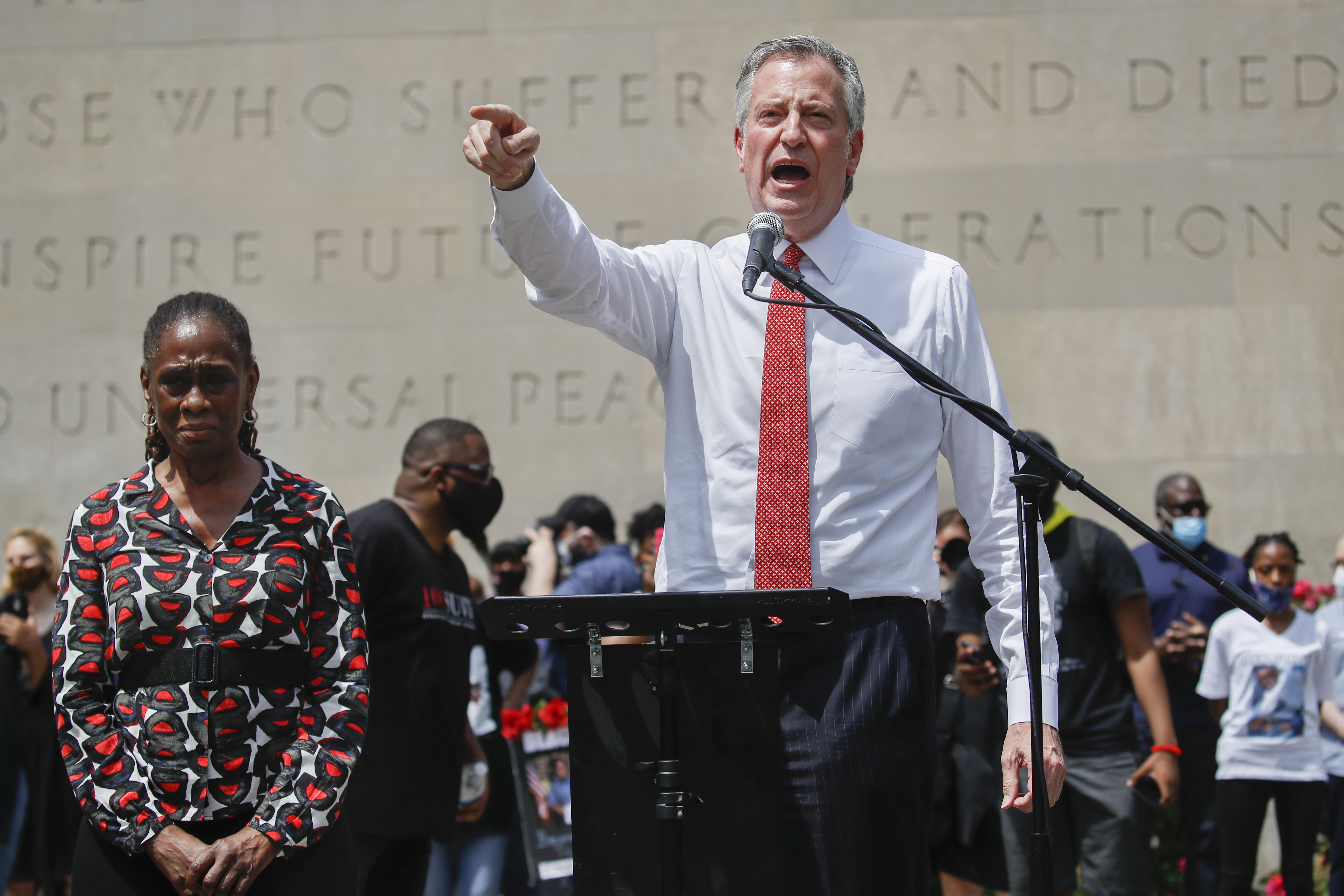 De Blasio refuses to ‘dignify’ question about resigning