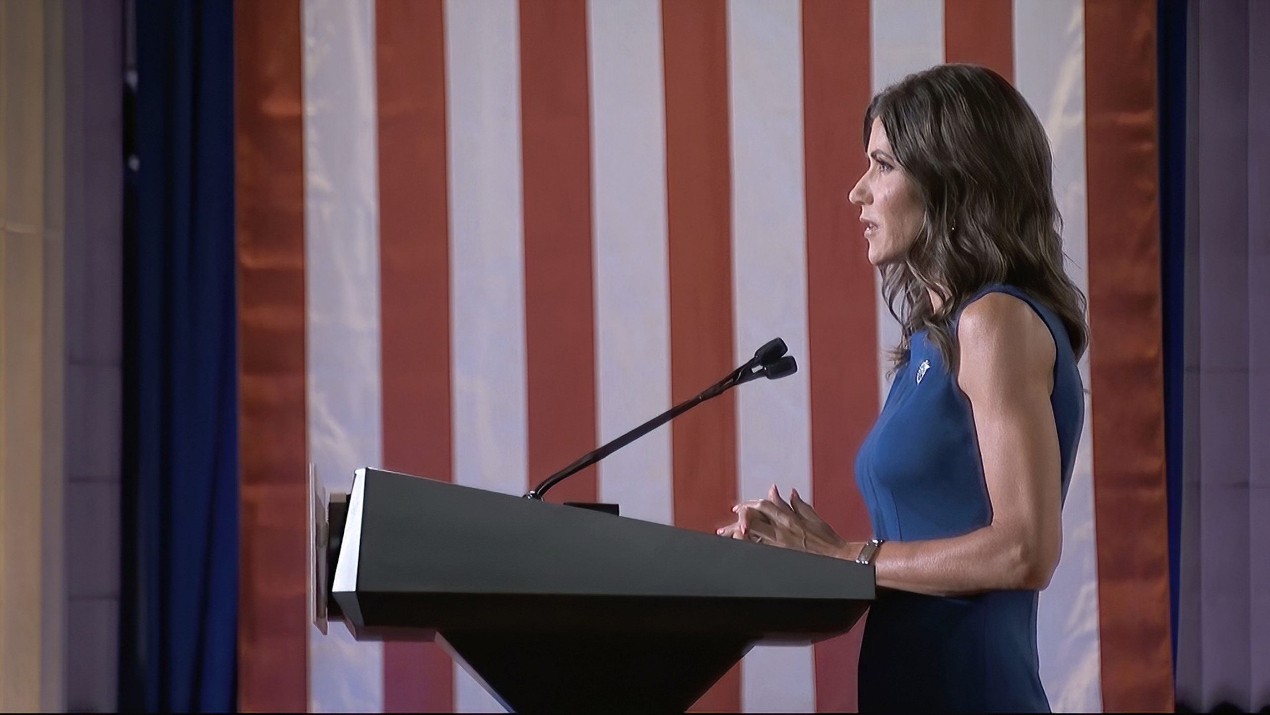 Police arrest man brandishing weapons during Kristi Noem appearance at Trump event