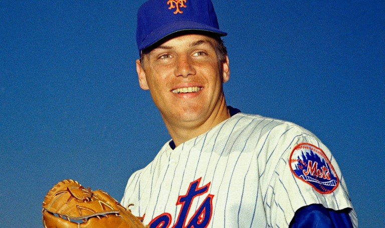 Hall of Fame pitcher Tom Seaver dies at 75