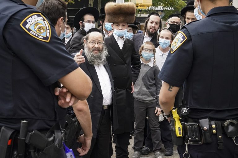 Gov. Andrew Cuomo plays a dangerous double game with New York Jews