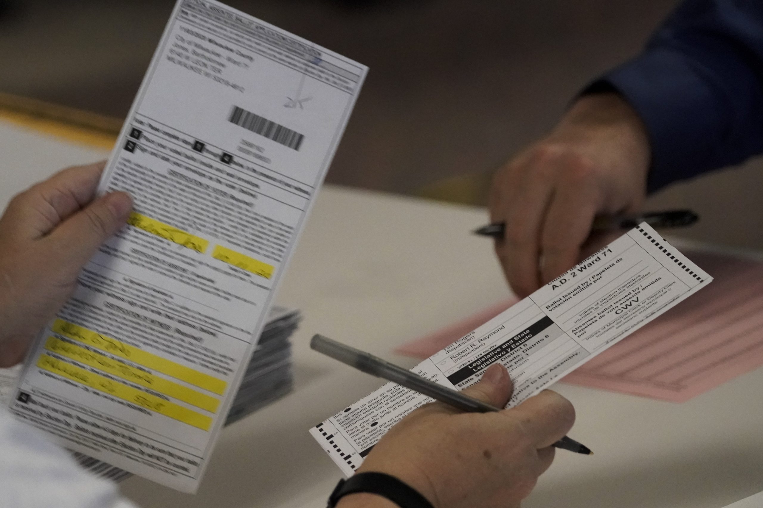 Lawyer for Trump campaign tied to fake electors plot