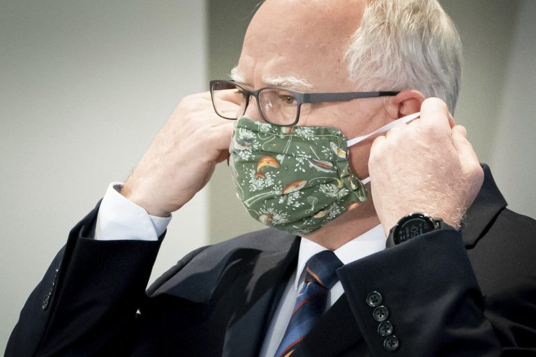Gov. Walz deems Thanksgiving dinner a ‘mini-spreader event,’ warns Minnesotans to stay home