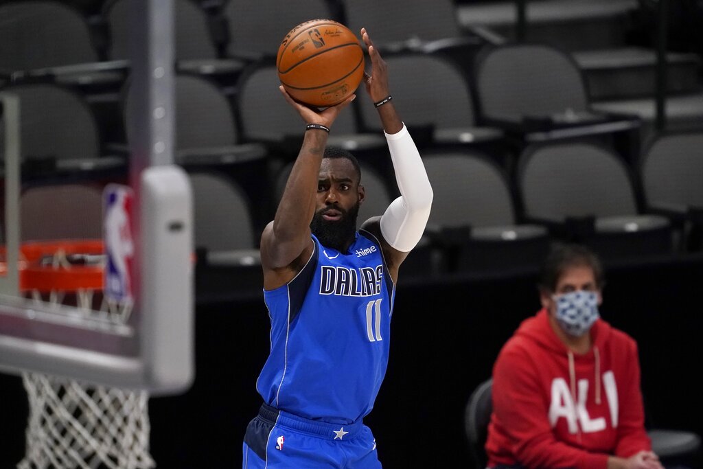 Dallas Mavericks stop playing national anthem before games