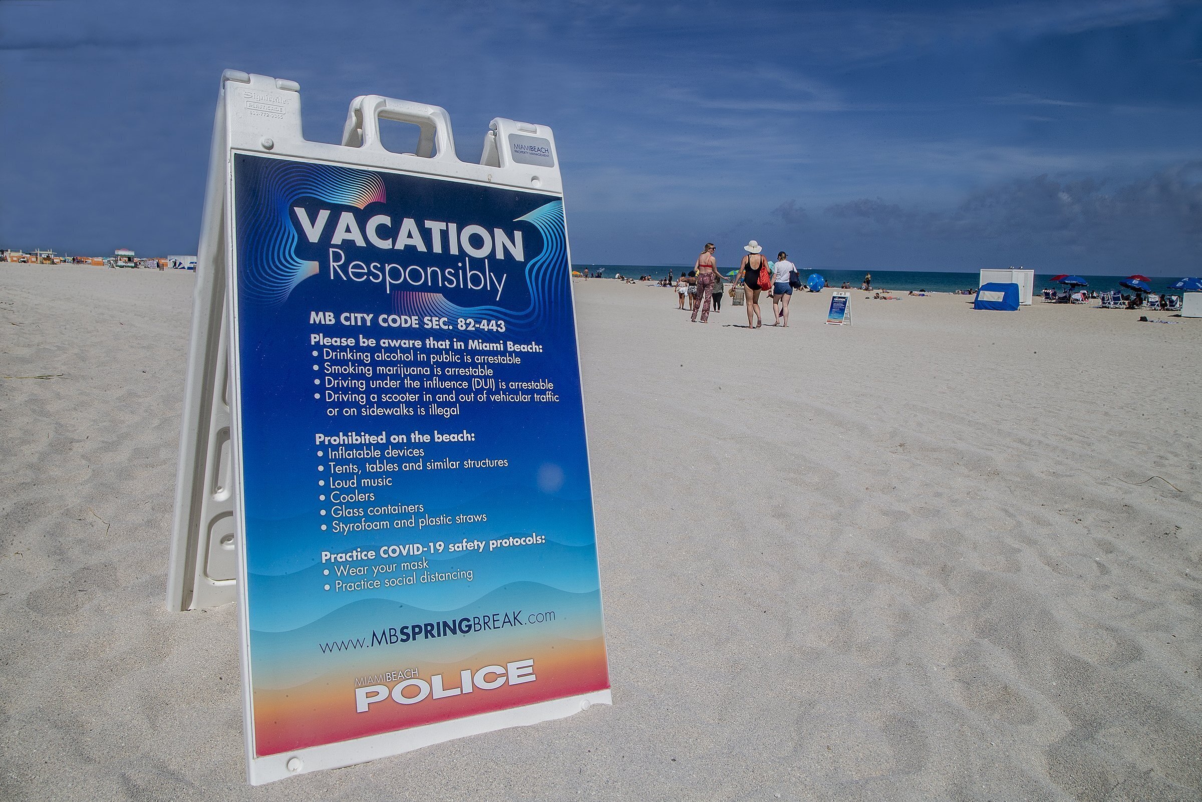 Miami Beach declares state of emergency over spring break crowds