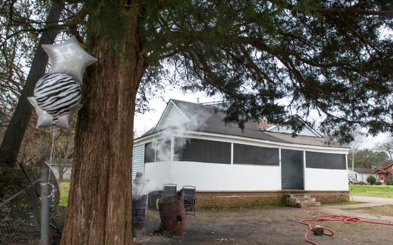 Mississippi judge drops murder charges against two police officers