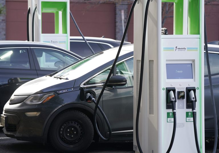 Maine seeks to get more electric vehicles on the road
