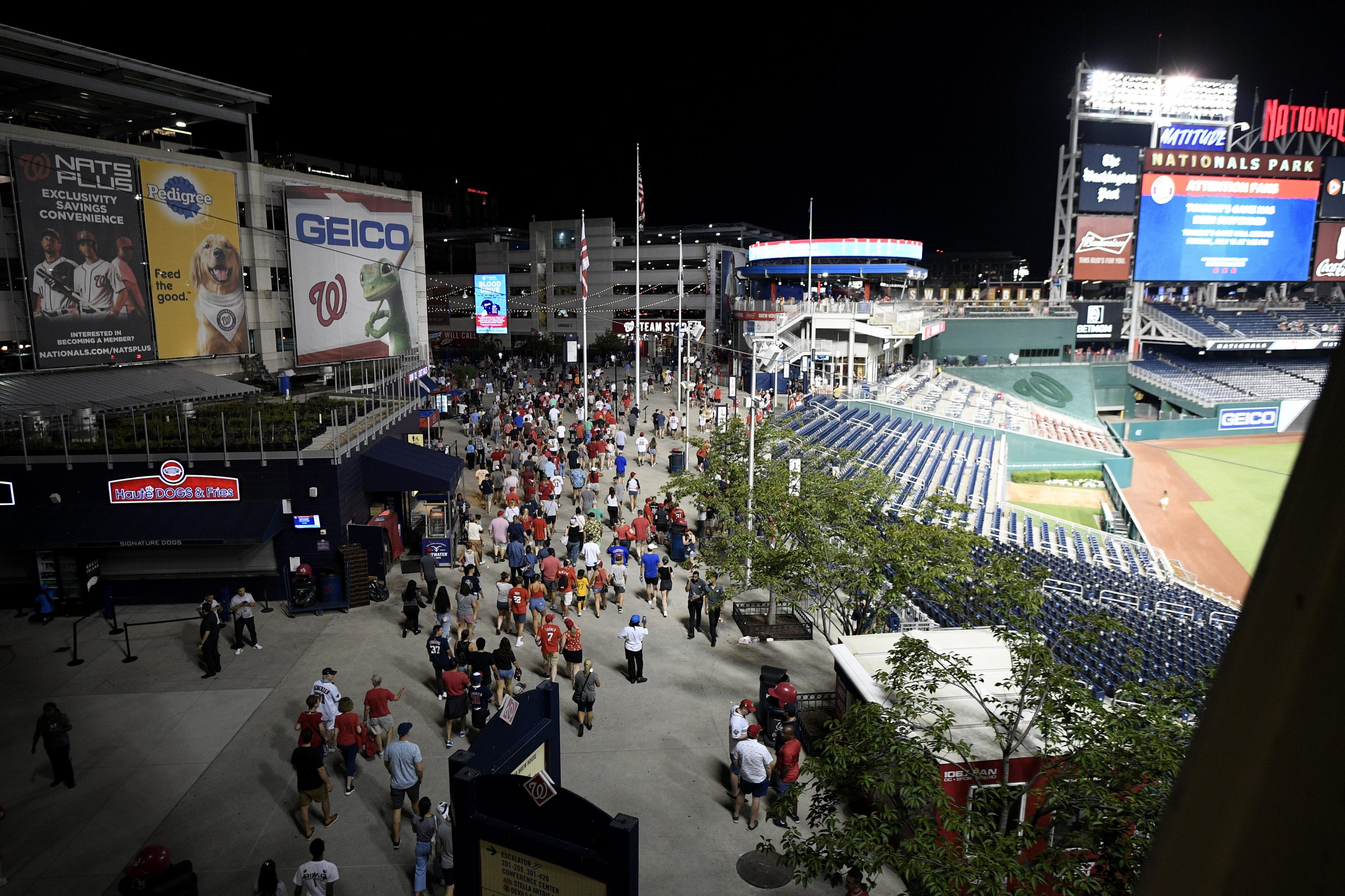 DC police seeking information on vehicle tied to shooting near Nationals Park