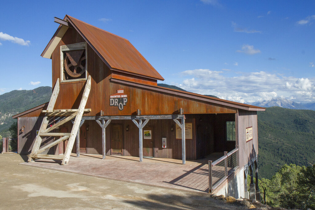 Colorado prosecutor lacks proof to prosecute 6-year-old’s amusement park death