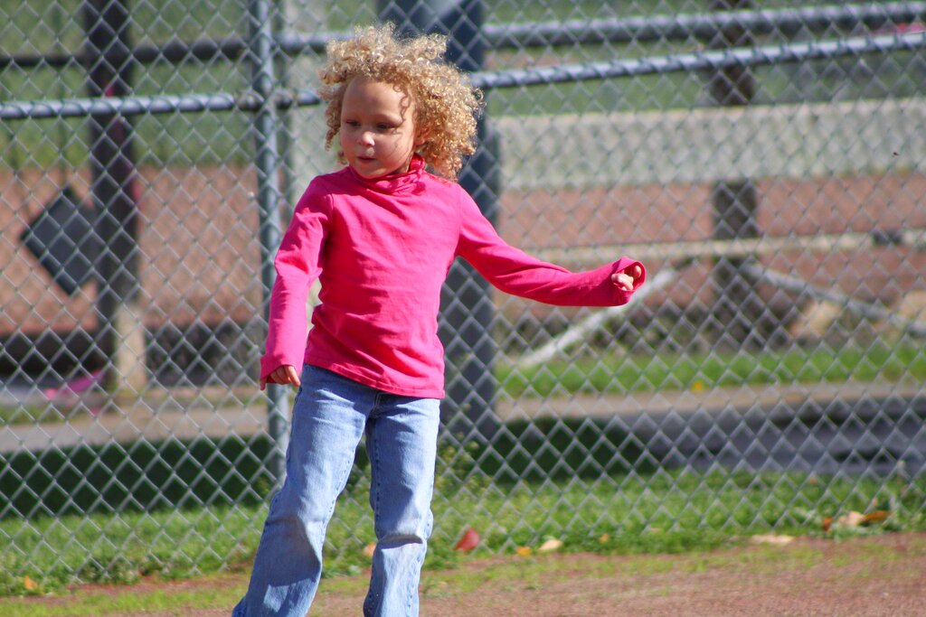 Father of Michigan girl, 7, files $1 million lawsuit against school district for cutting her hair