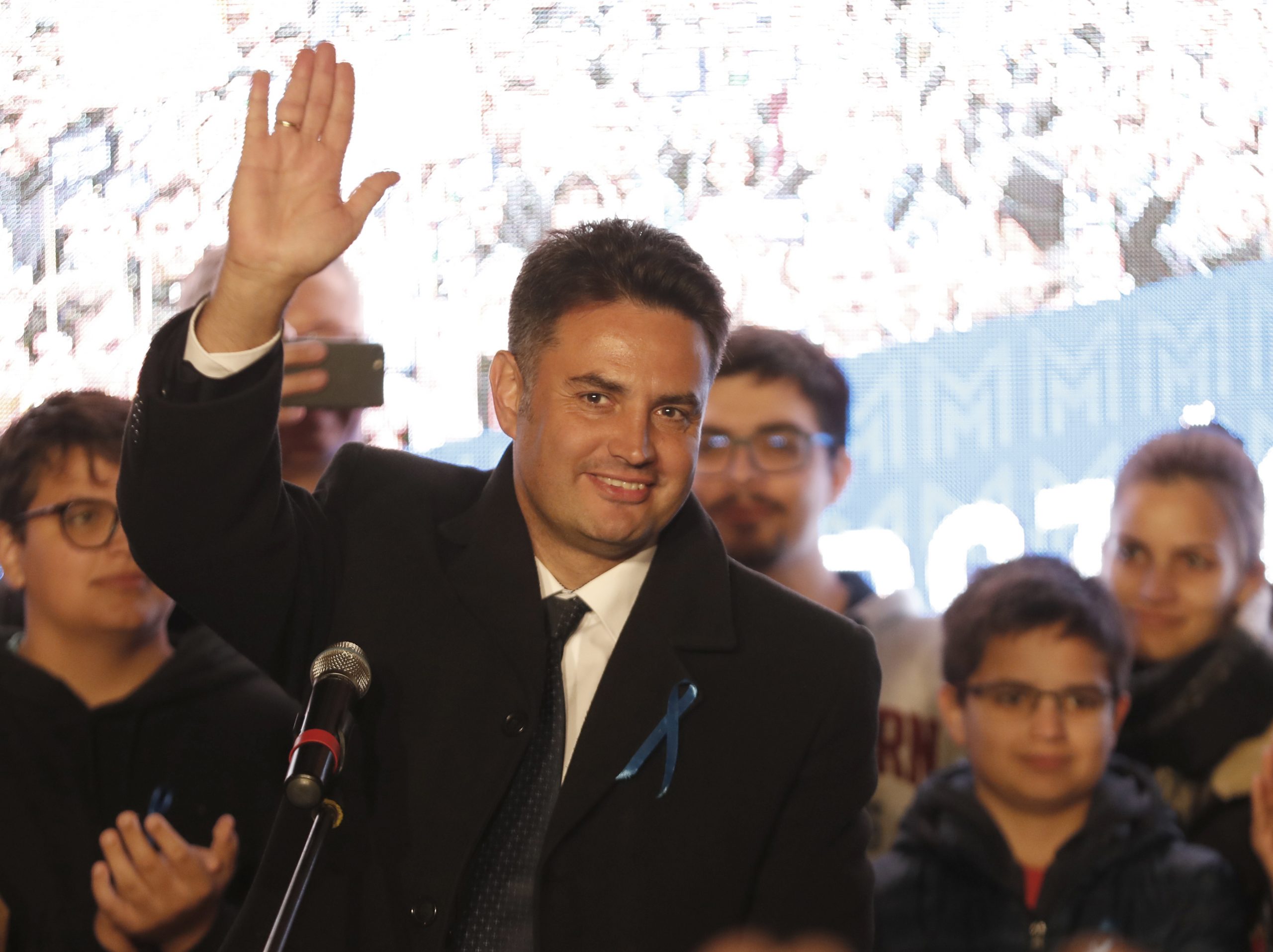 Pro-American leader seeks to unseat Hungary’s Viktor Orban