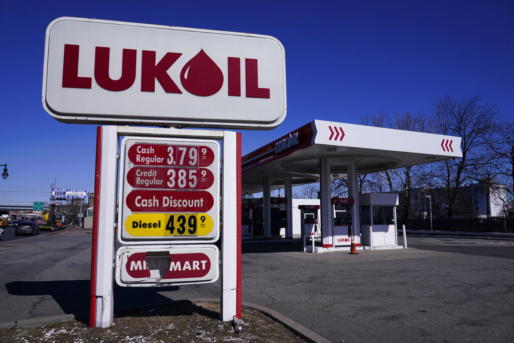 Illinois provides consumers with gas and grocery tax relief
