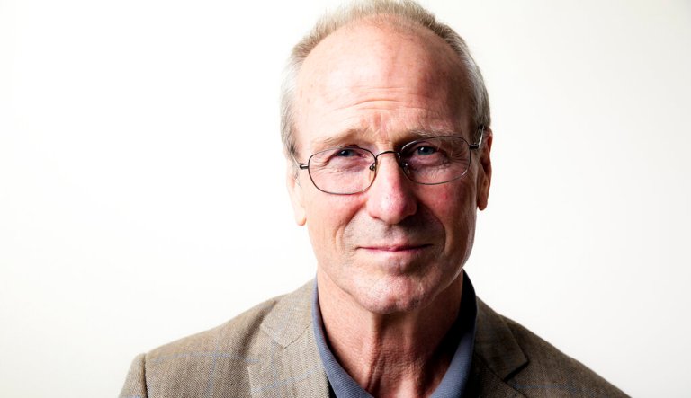Actor William Hurt dead at 71