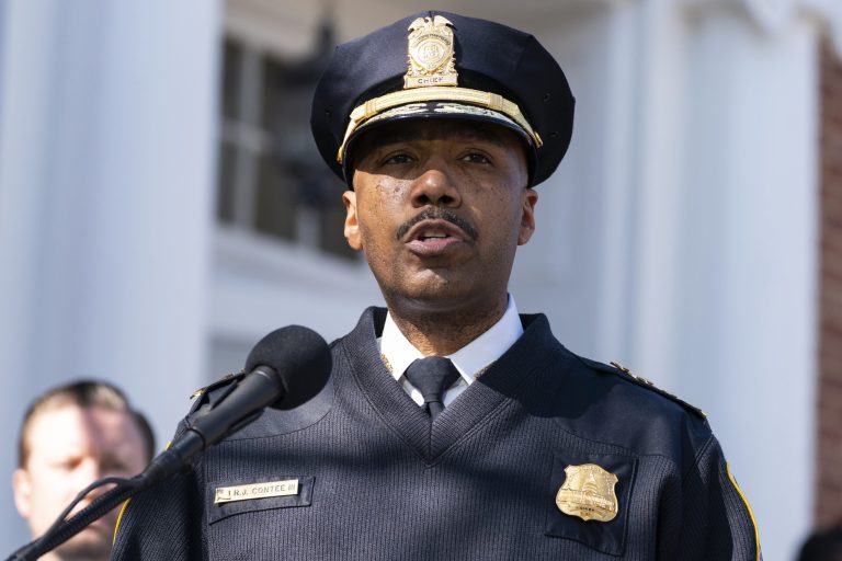 DC police investigating officers who confiscated guns without making arrests