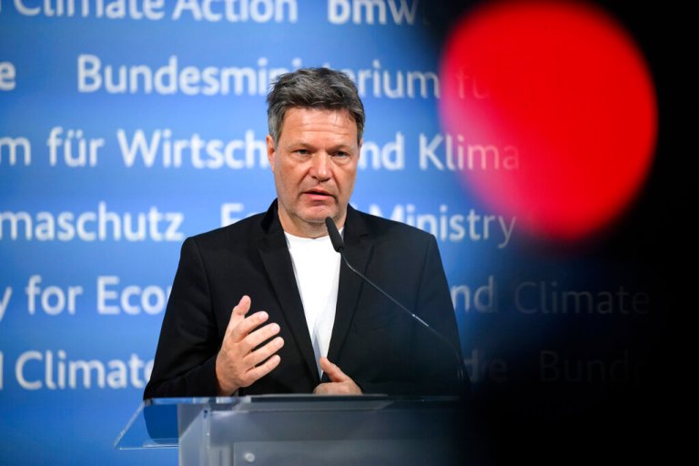 Robert Habeck, Federal Minister for Economic Affairs and Climate Protection, speaks at a press conference following the virtual G7 energy ministers' meeting at the Federal Ministry for Economic Affairs and Climate Protection in Berlin, Germany, Monday, March 28, 2022. (Bernd von Jutrczenka/dpa via AP)