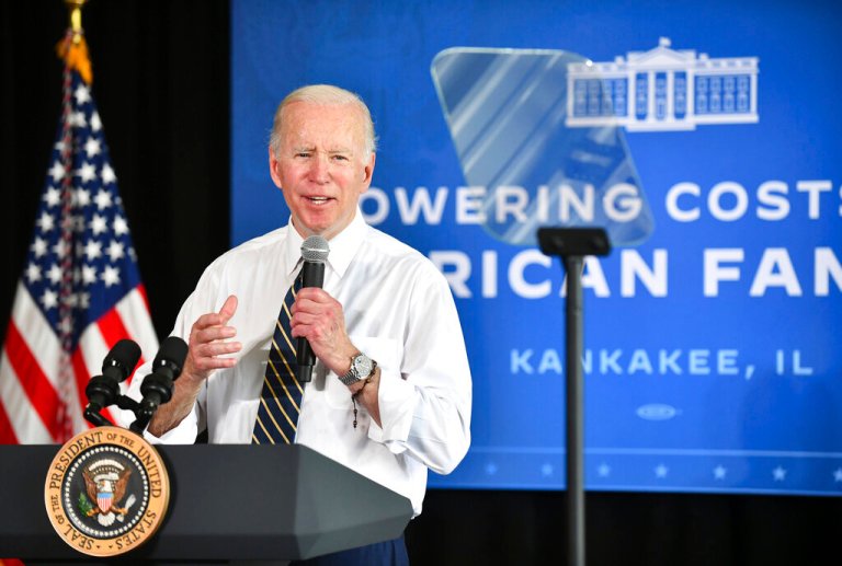 Biden calls for crackdown on baby formula price gouging