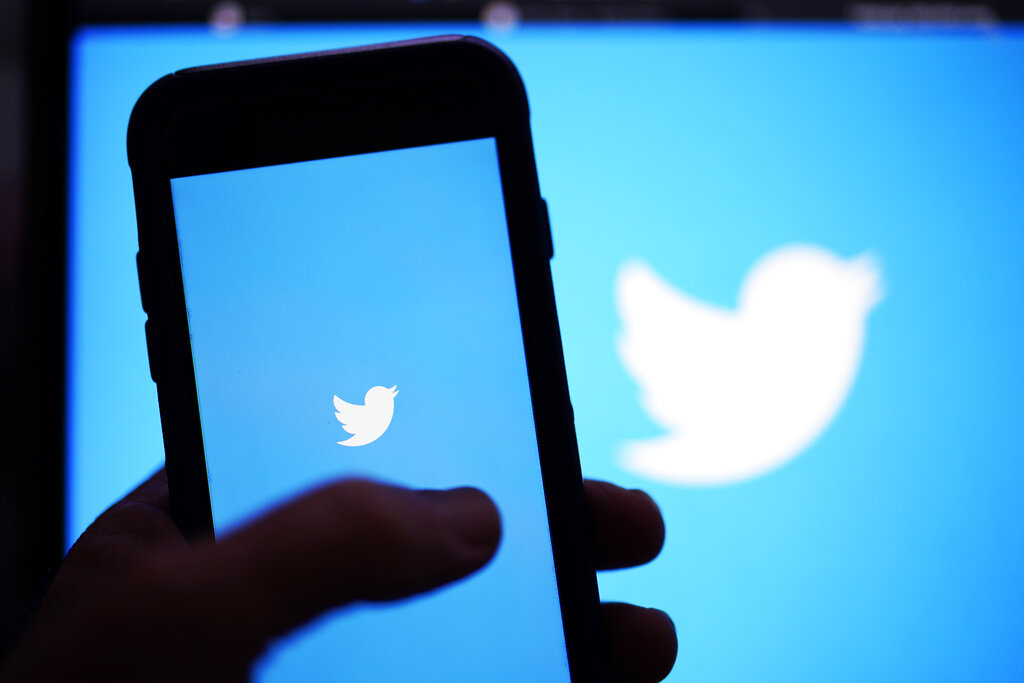 Facebook and Twitter remove Shinzo Abe assassination videos