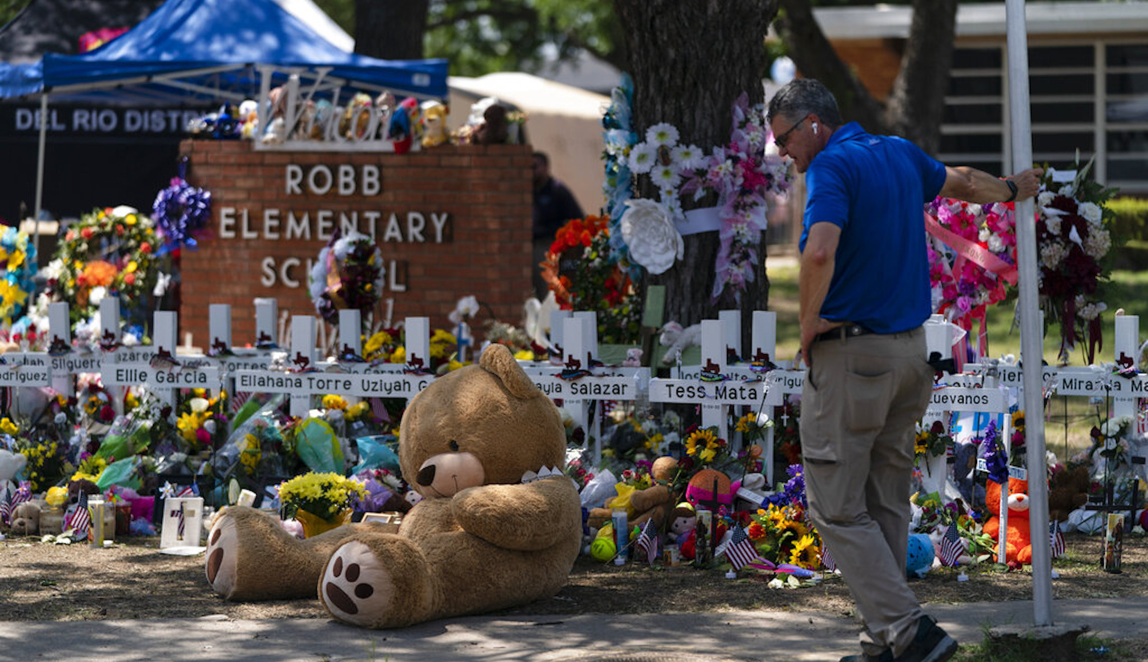 Another Texas school district requiring students to use see-through backpacks after Uvalde shooting