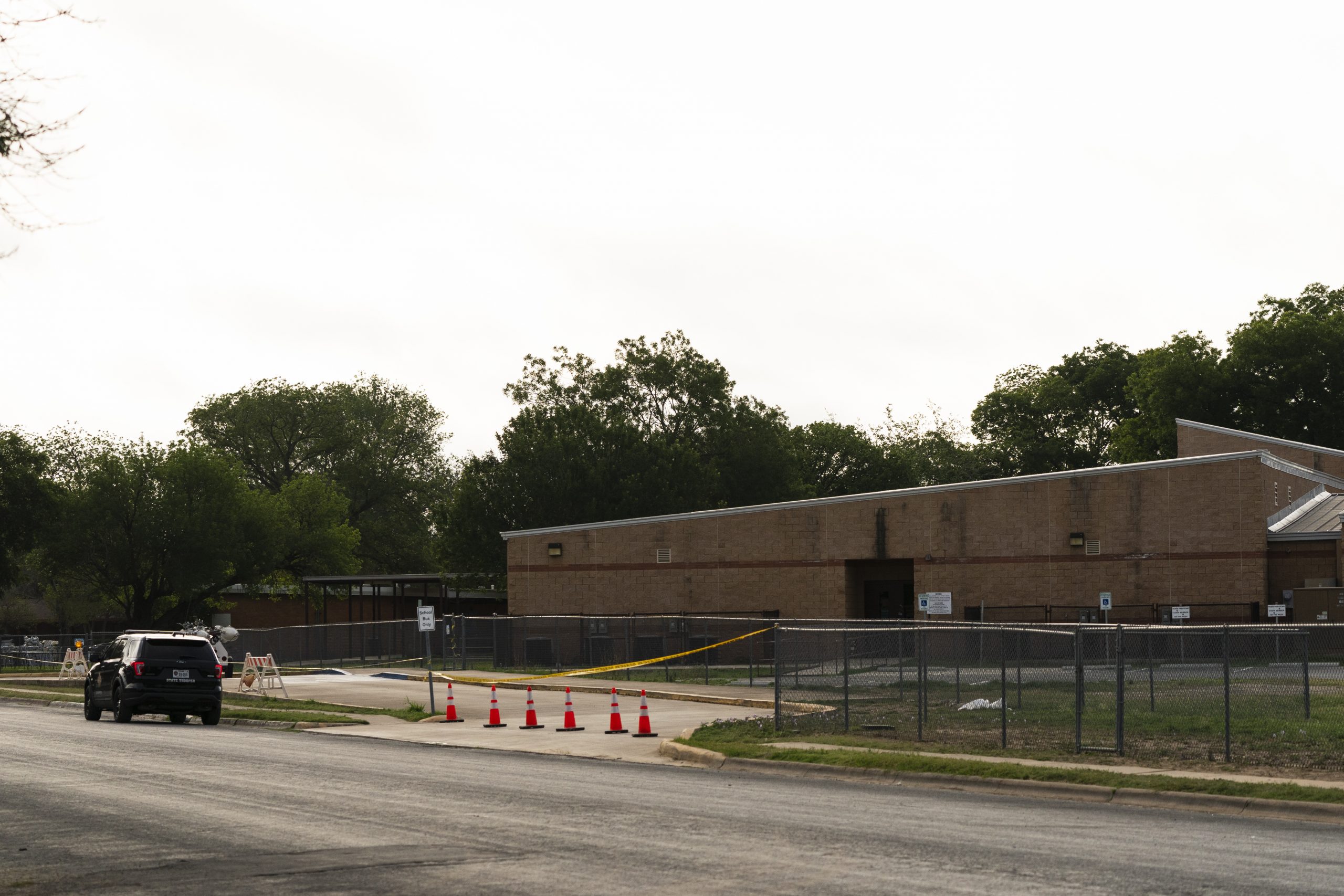 WATCH: Officers threaten to charge journalists if they don’t leave Uvalde school district HQ