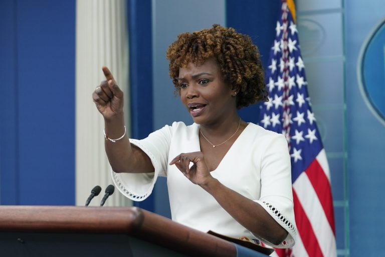 White House defends split press briefing after 10-minute, economy-free first attempt