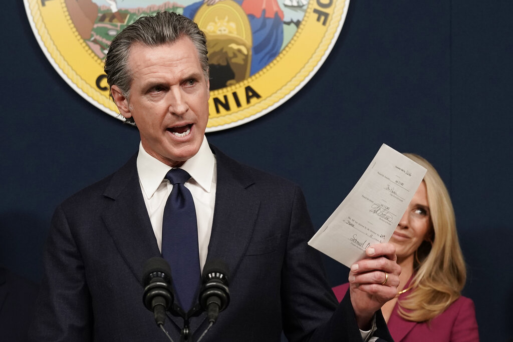 Newsom plans for fossil fuels to avoid summer blackouts in California