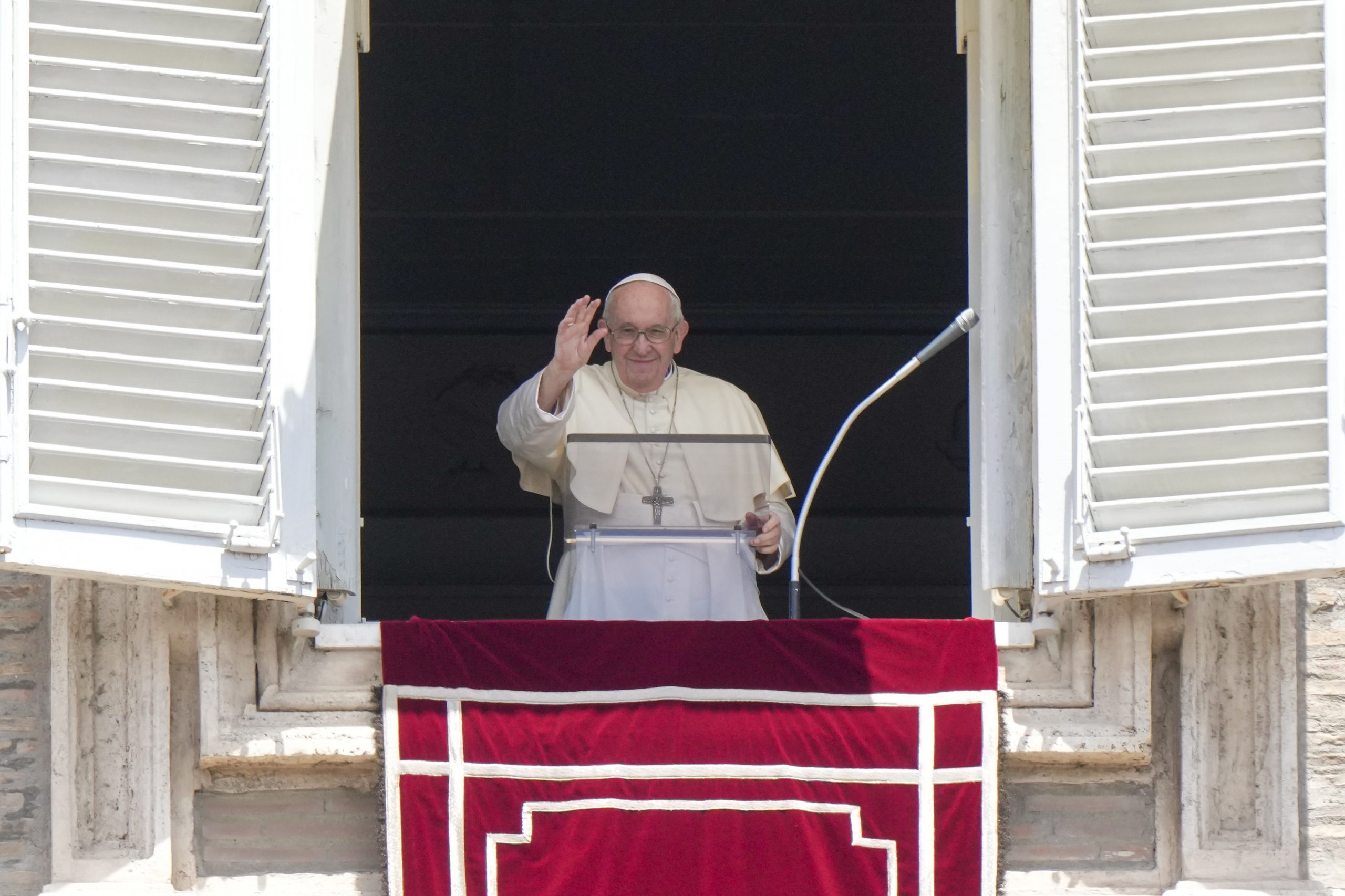 Pope Francis denies resignation rumors