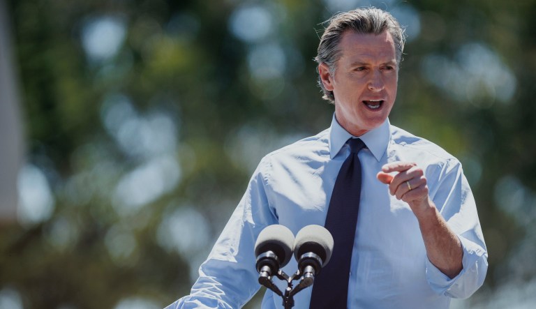 Newsom calls on feds to investigate ‘inhumane’ immigrant transports
