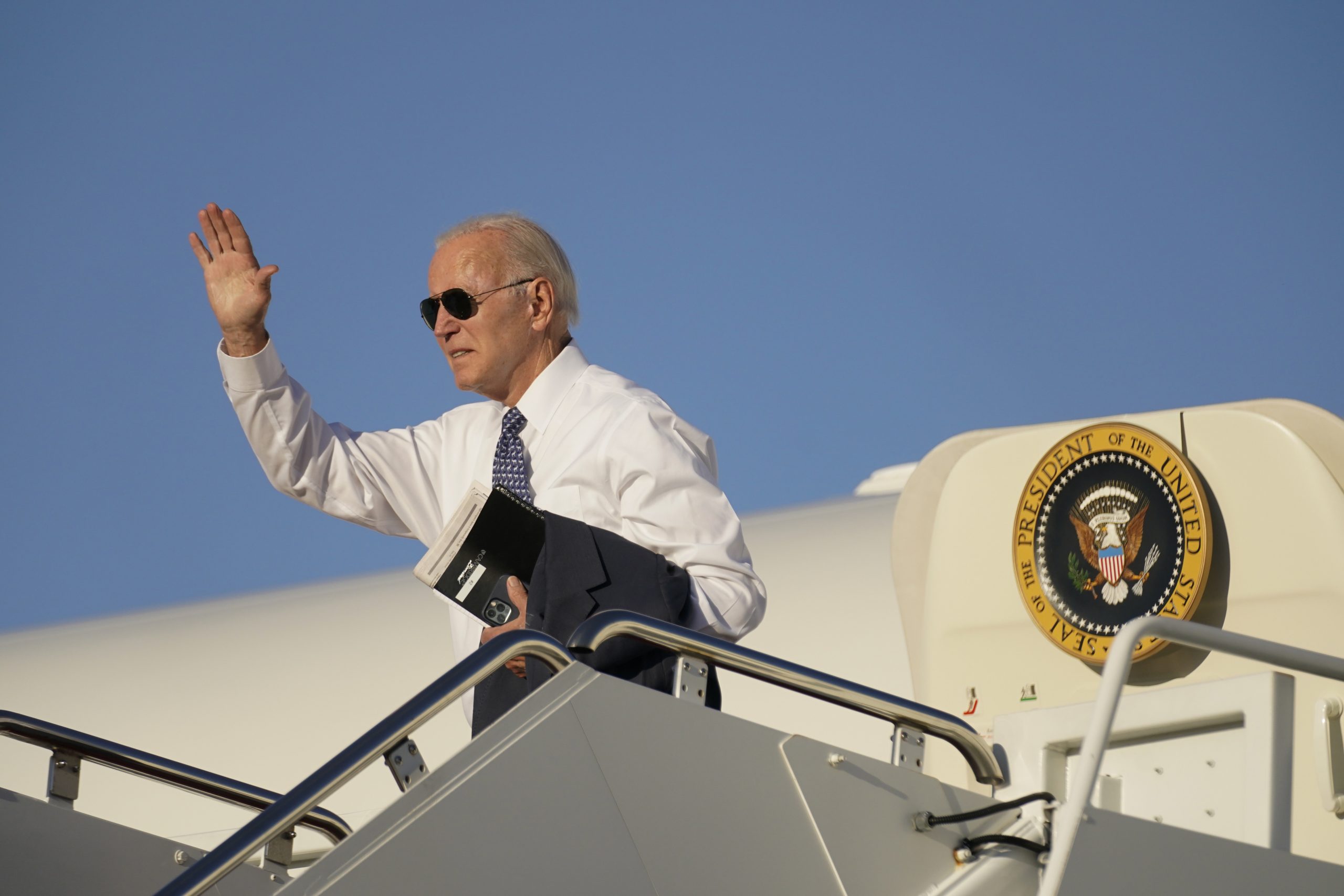 Biden takes unscheduled trip to vote in Delaware primary