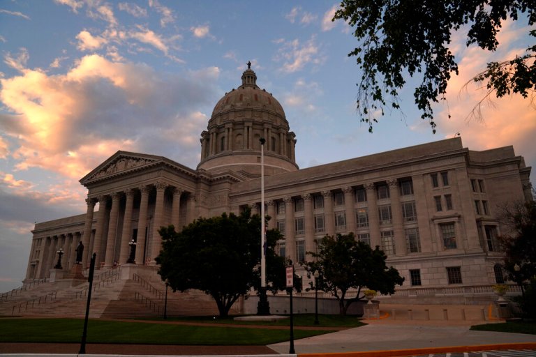 Missouri Senate advances bill barring minors from puberty blockers