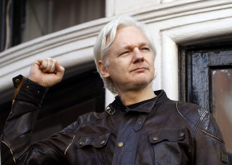 House Democrats call for DOJ to drop Assange charges