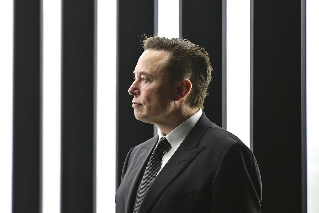 Elon Musk raises another $43 million for Neuralink, controversial brain implant startup