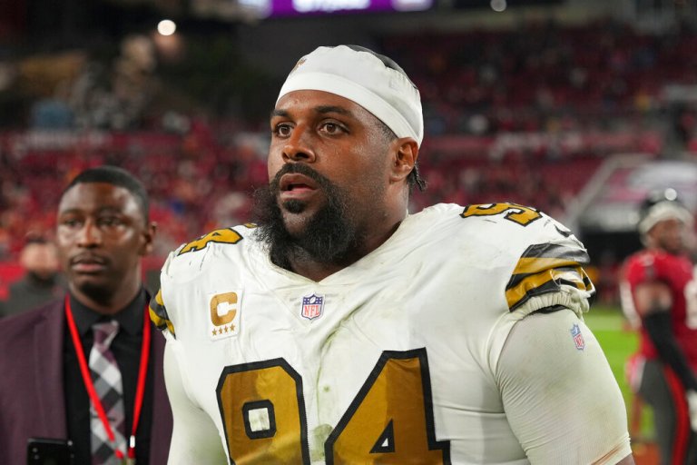 New Orleans Saints defensive end Cameron Jordan (94) leaves the field following an NFL football game against the Tampa Bay Buccaneers, Monday, Dec. 5, 2022, in Tampa, Fla. 