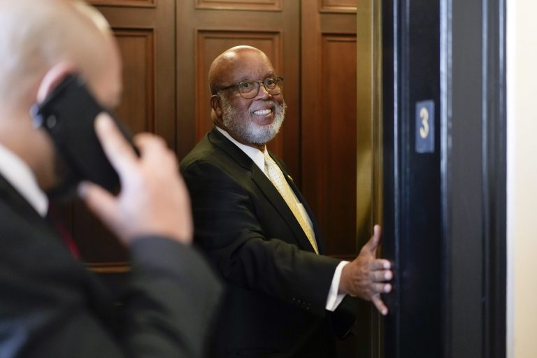 Jan. 6 committee Chairman Bennie Thompson ‘convinced’ DOJ will charge Trump