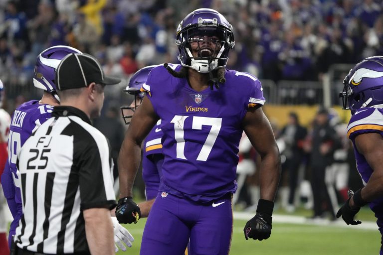 Vikings wide receiver KJ Osborn frees man from burning vehicle