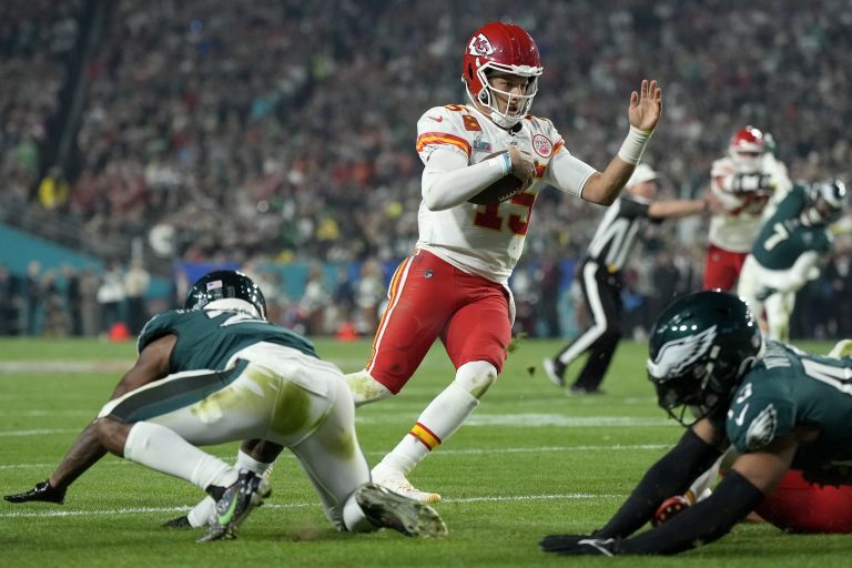 Super Bowl 2023: Slippery field wreaks havoc on Eagles-Chiefs championship game