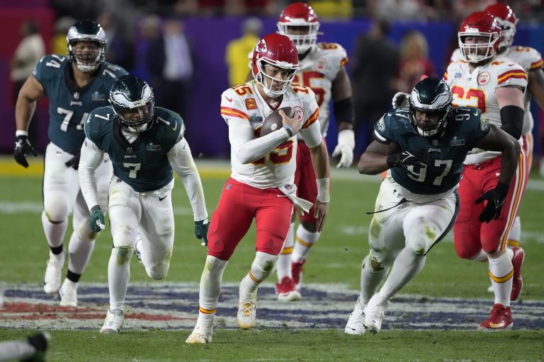 Super Bowl 2023: Kansas City Chiefs defeat Philadelphia Eagles 38-35