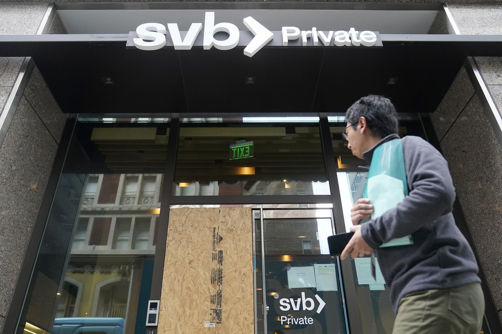 SVB collapse: Justice Department and SEC investigating bank’s failure
