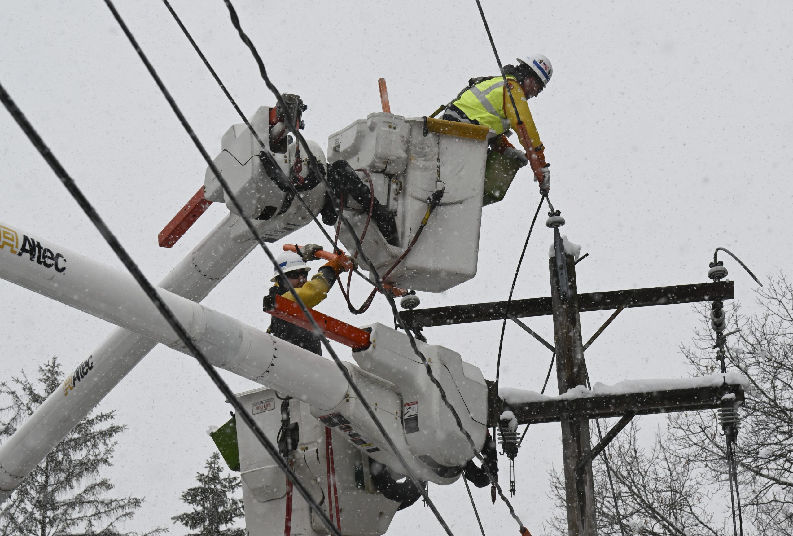 Blue-state residents pay 37% more for electricity than red states, study finds