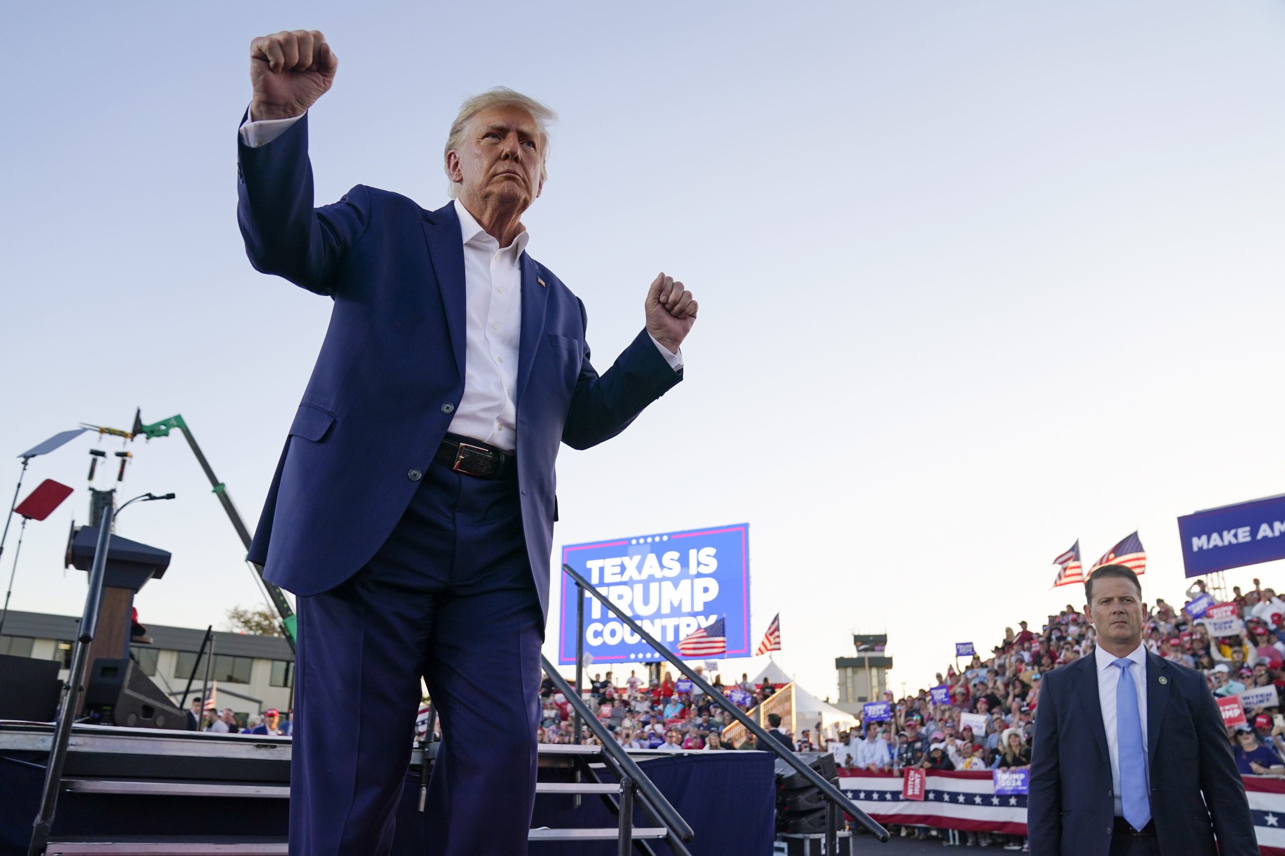 Trump turns to appeals court to stop Mark Meadows testimony before grand jury