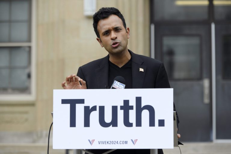 Ramaswamy chastises media for doing the ‘bidding’ of government on Trump indictment