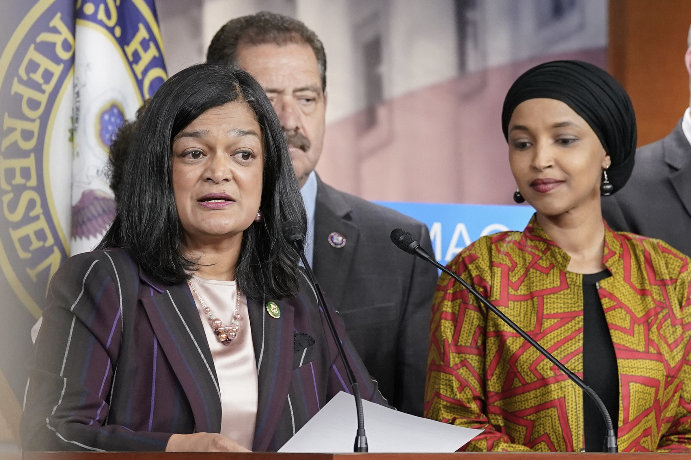 Cracks form among progressive Democrats over debt limit as party leaders stand firm