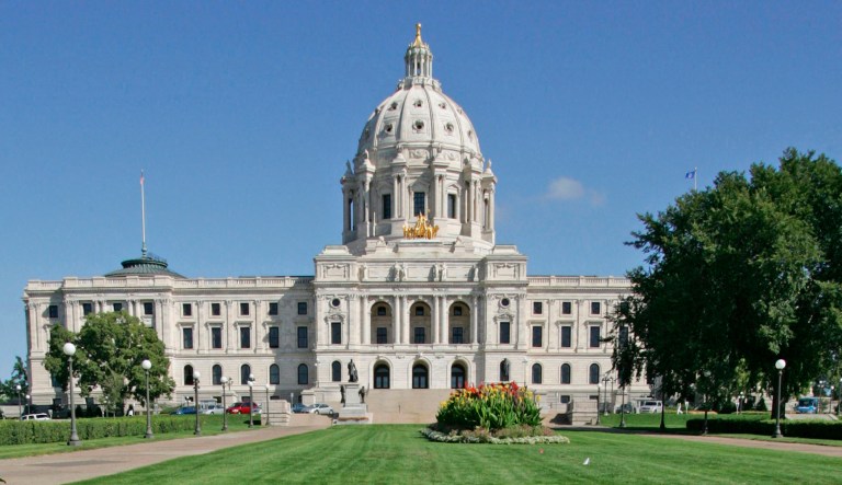 Minnesota lawmakers agree to $17.9B target