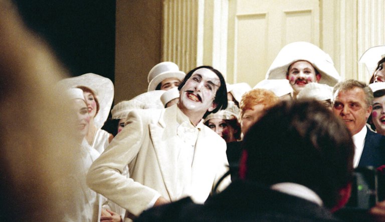 The Duchess of York greets British actor/comedian Eric Idle of Monty Python fame, backstage following the Houston Grand Opera performance of 