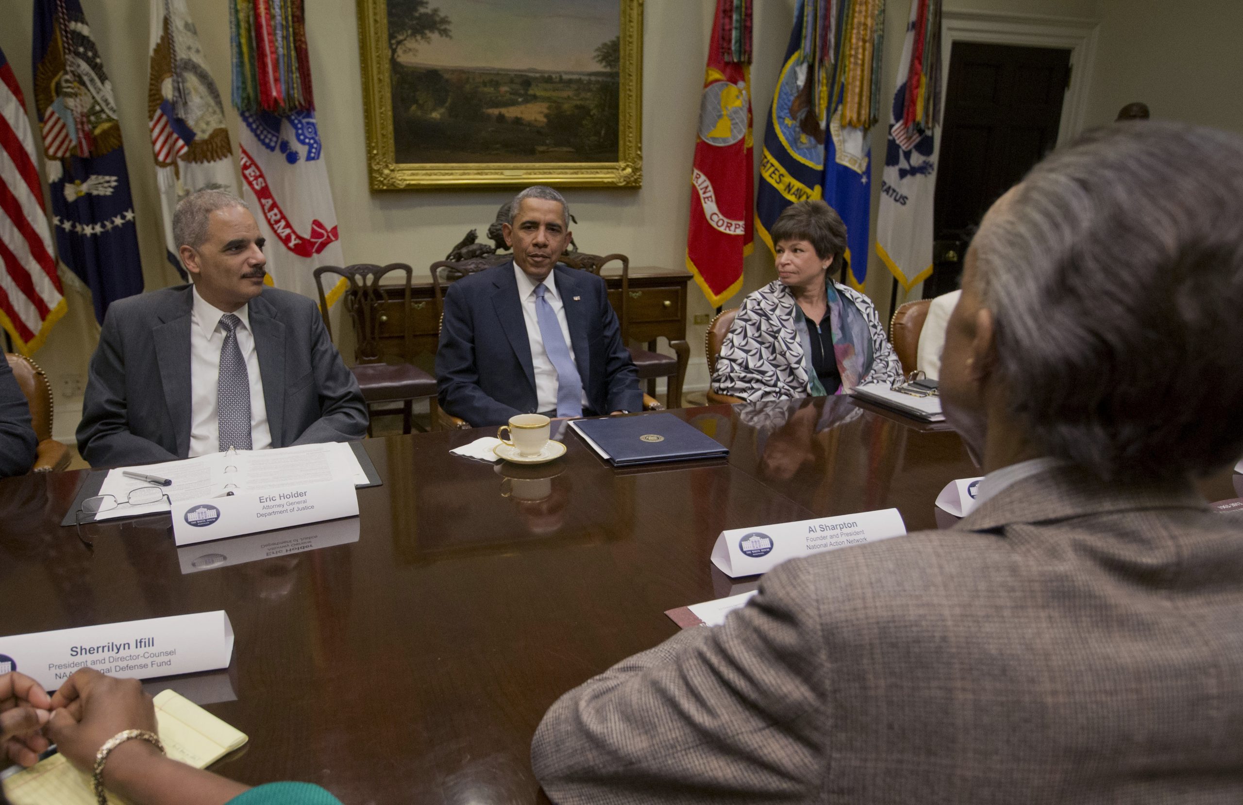 Obama apologizes to art historian